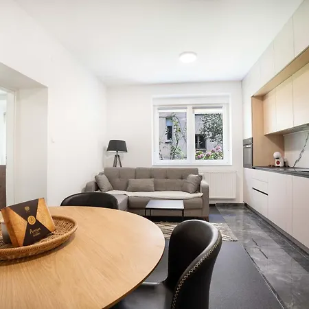 Legenda Apartment *